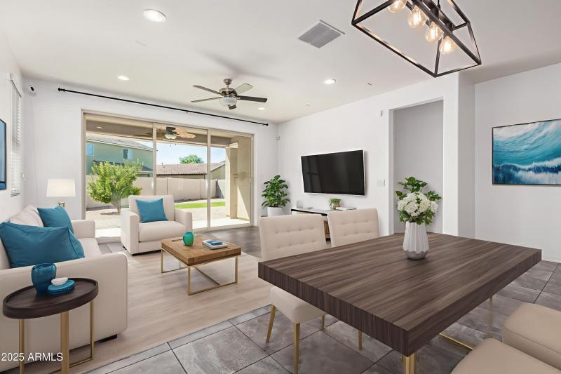 07-40th - Living Room - Standard - 6