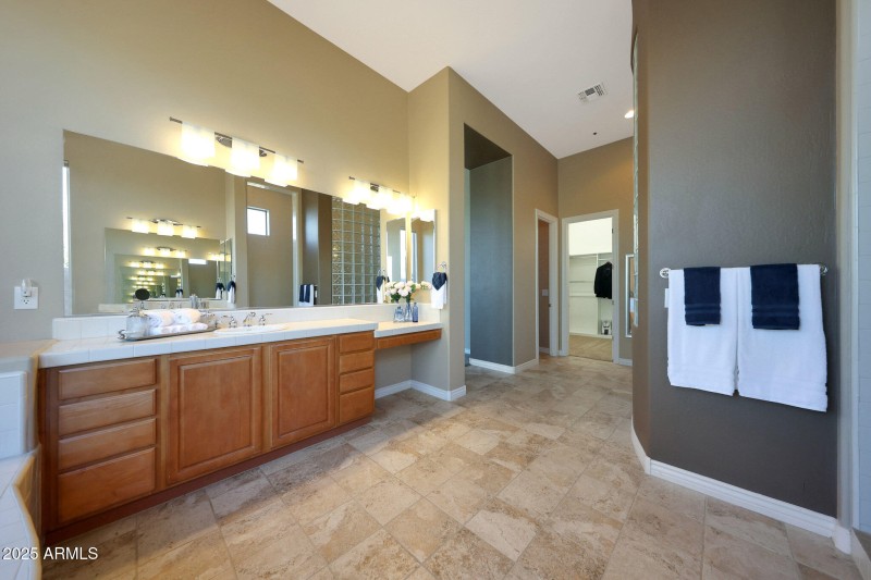 OS Ensuite the other sink/vanity