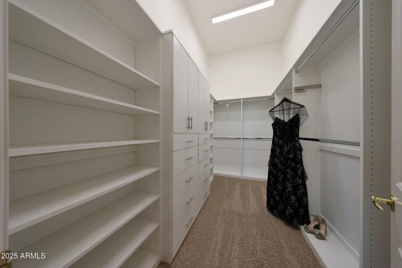 OS Ensuite walk in closet #2