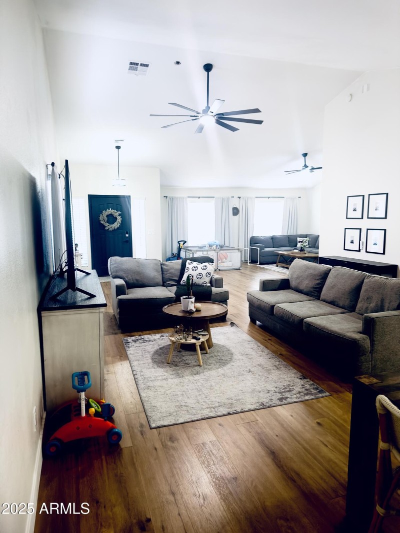 LR/Den Area