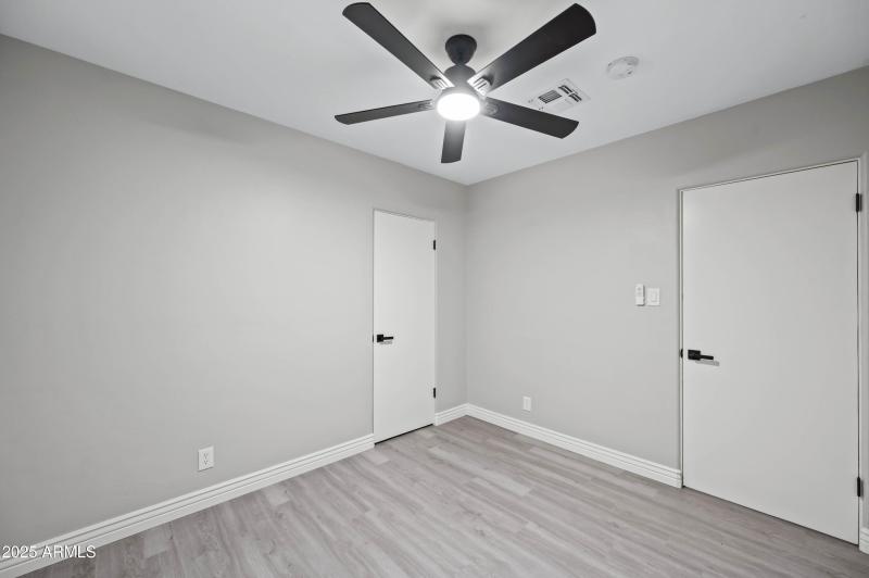 7528 N 60th Ave Glendale AZ 85301-24