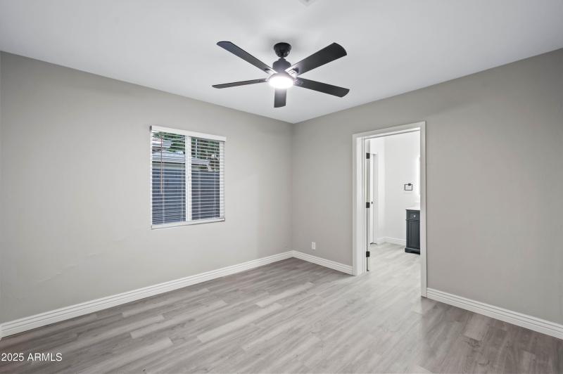 7528 N 60th Ave Glendale AZ 85301-26