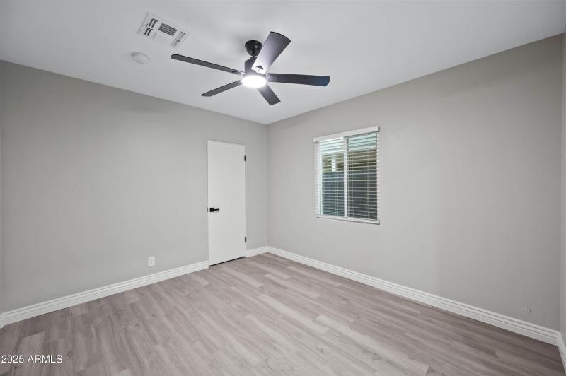 7528 N 60th Ave Glendale AZ 85301-27