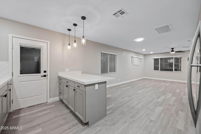 7528 N 60th Ave Glendale AZ 85301-36