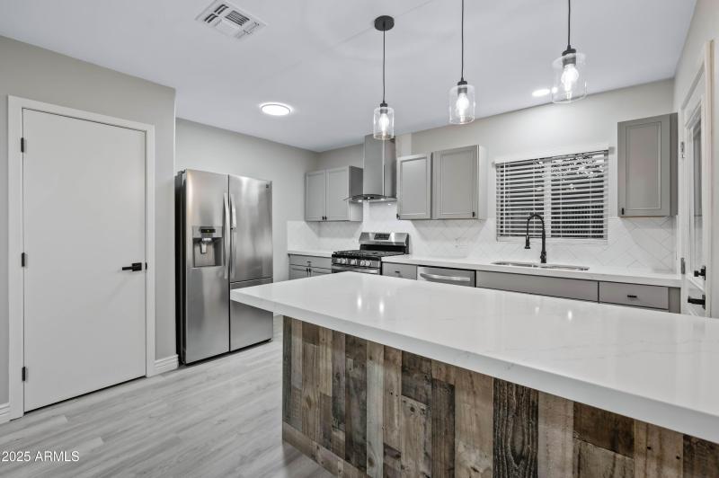 7528 N 60th Ave Glendale AZ 85301-37