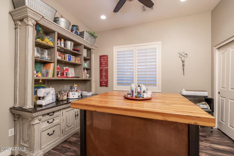 Office/Den/5th Bedroom