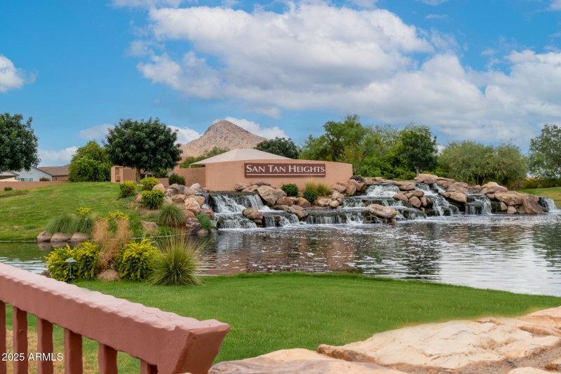 3717 W Santa Cruz Ave-1