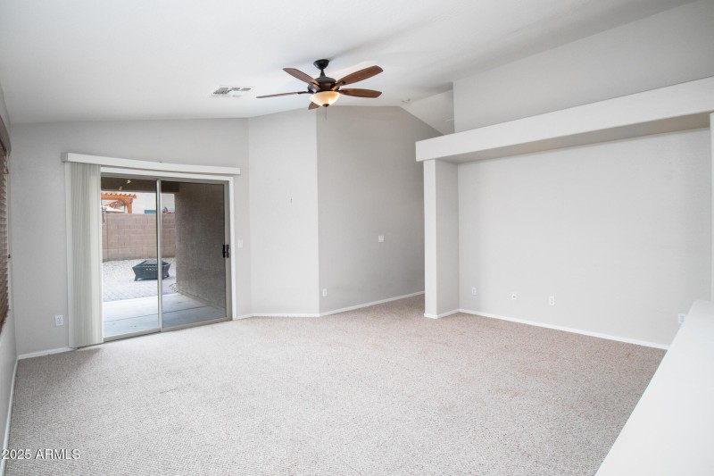 3717 W Santa Cruz Ave-17