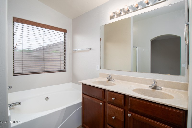 3717 W Santa Cruz Ave-23