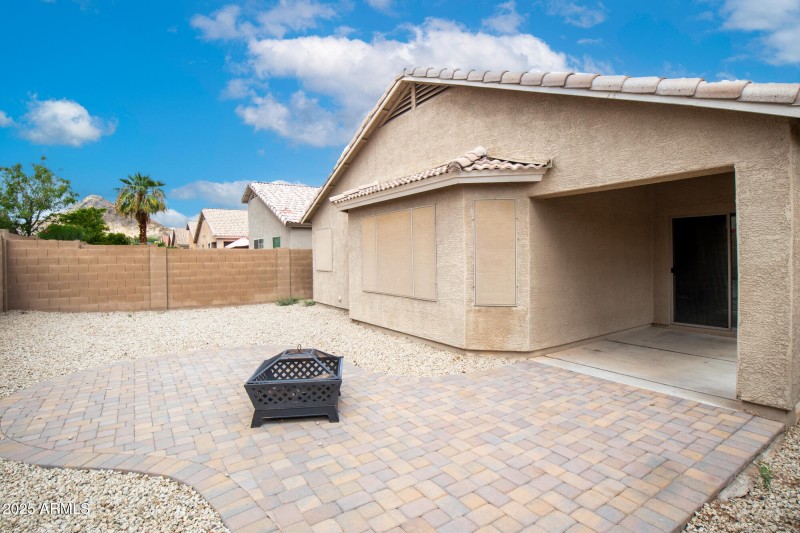 3717 W Santa Cruz Ave-31