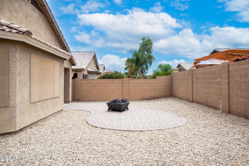 3717 W Santa Cruz Ave-33