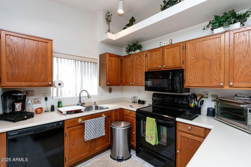 10345 n 62nd ave kitchen 2