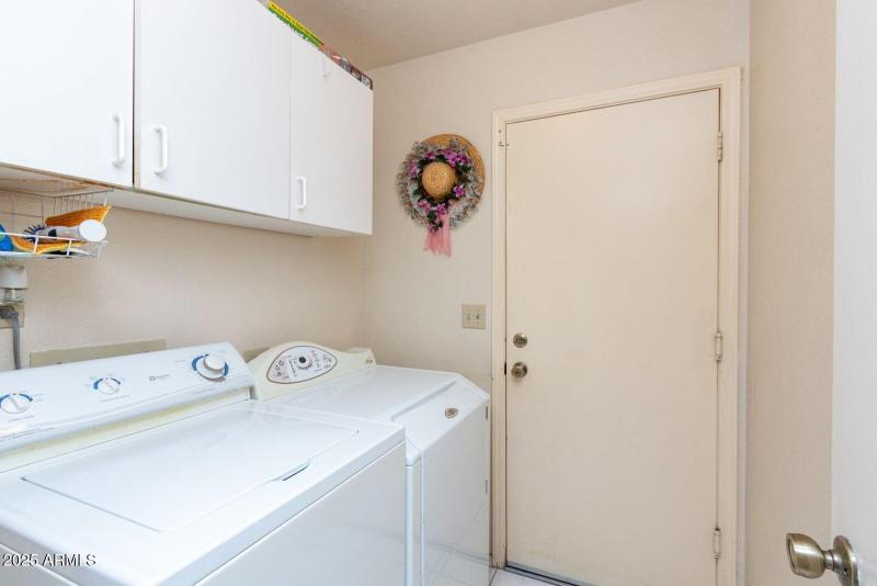 10345 n 62nd ave laundry rm