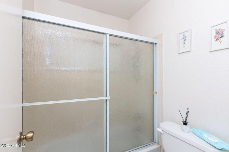 10345 n 62nd ave master shower