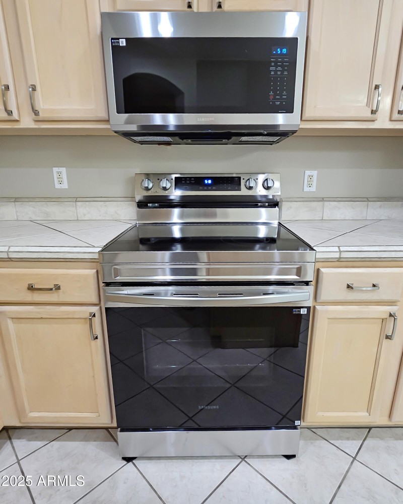 New Stove & Microwave