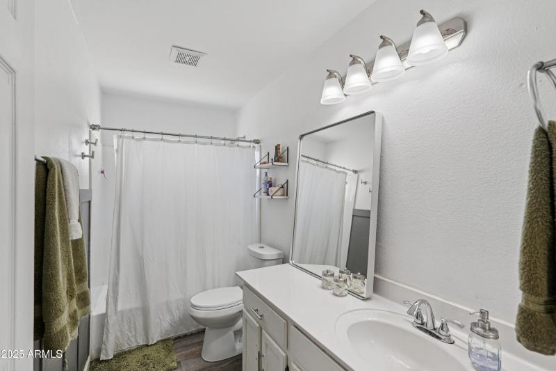 38-print-E Baylor Ct-S0410-036