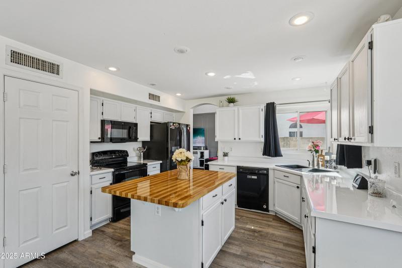 20-print-E Baylor Ct-S0410-018