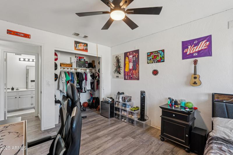 25-print-E Baylor Ct-S0410-023