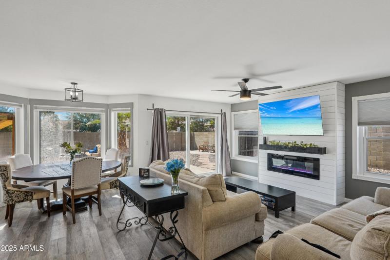 12-print-E Baylor Ct-S0410-010