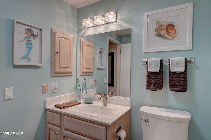 AOTucker-2510050937_A730041_2_3_4_5Inter