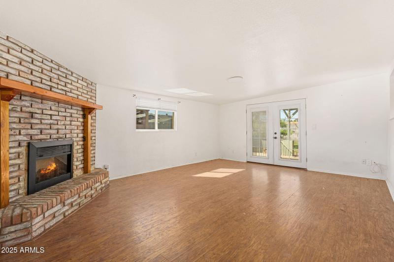 3215 W Sharon Ave - 13