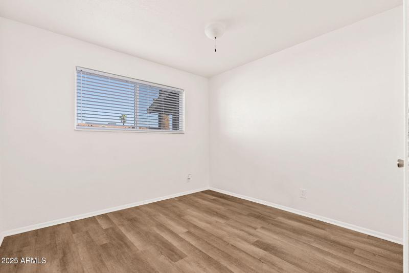 3215 W Sharon Ave - 19