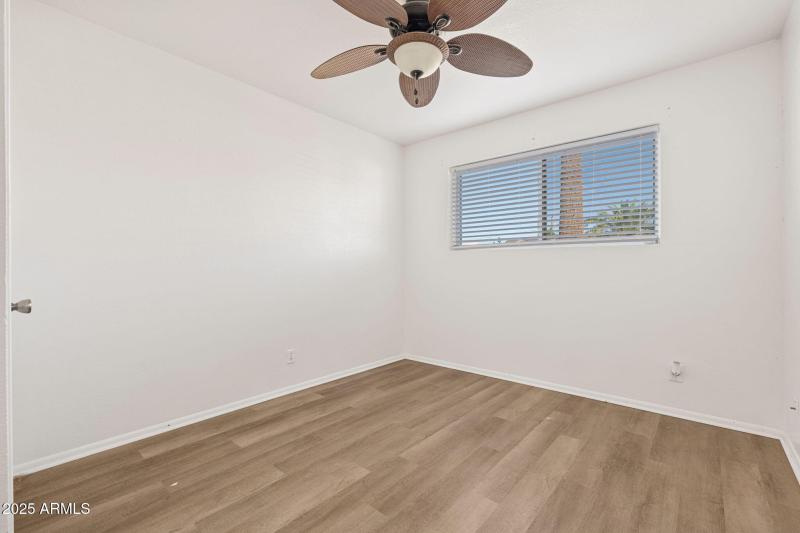 3215 W Sharon Ave - 21