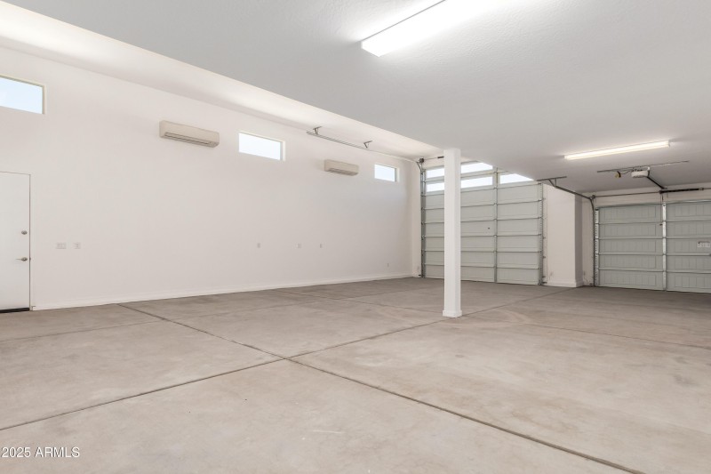 Large RV Garage with AC