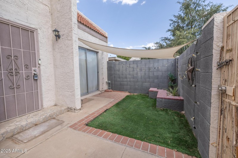 Glendale Home (8 of 29)