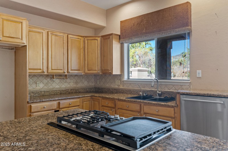 312 W Mountain Sky Ave-23