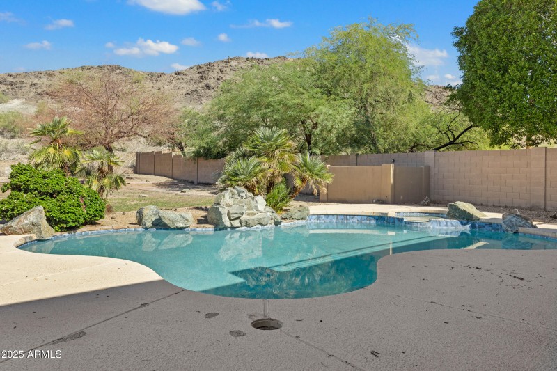 312 W Mountain Sky Ave-67