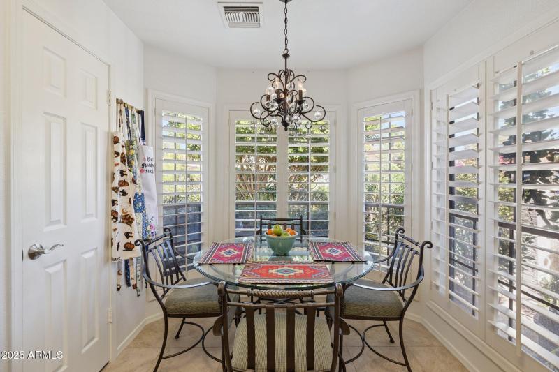 17-web-or-mls-8853-e-charter-oak-dr