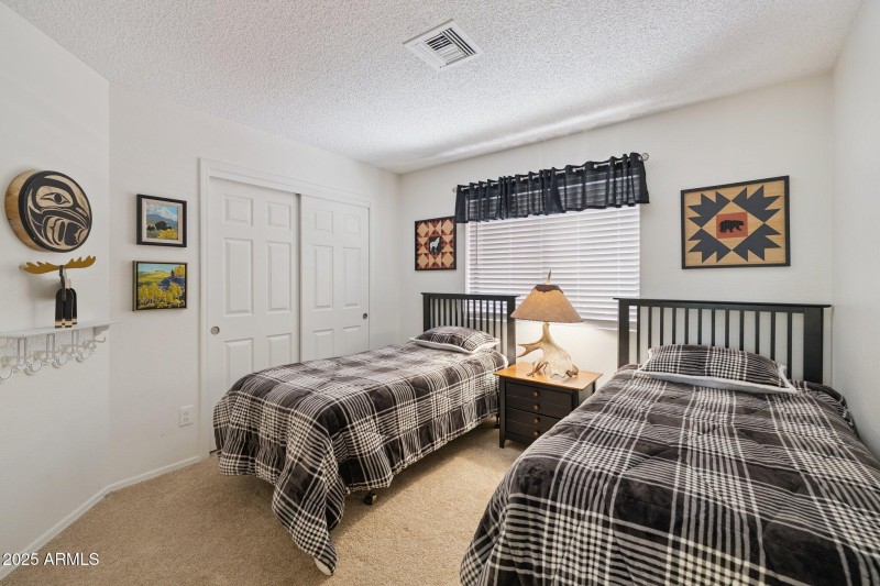 22-web-or-mls-8853-e-charter-oak-dr