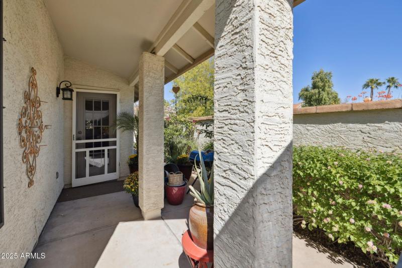 25-web-or-mls-8853-e-charter-oak-dr