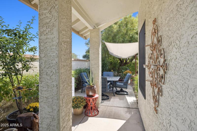 26-web-or-mls-8853-e-charter-oak-dr