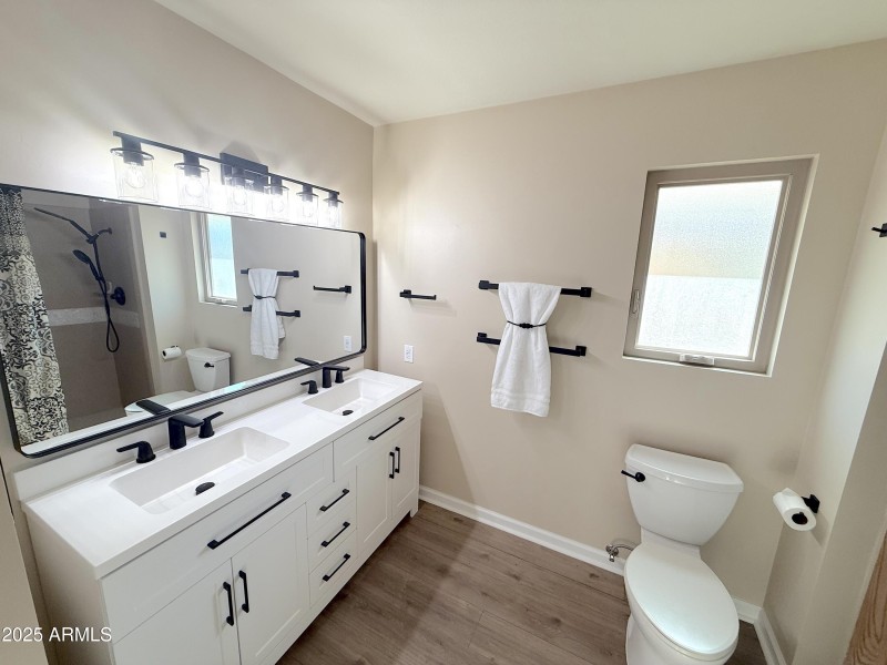 Primary Bath 1 _ 13106 W Paintbrush Dr S