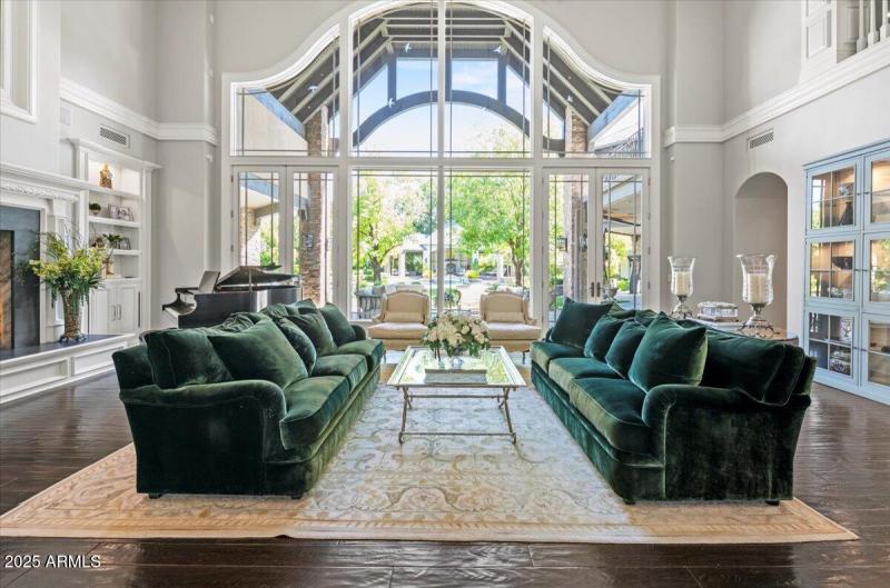 Luxurious Great Room