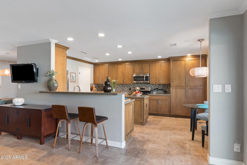 21_7844 e coolidge st-15