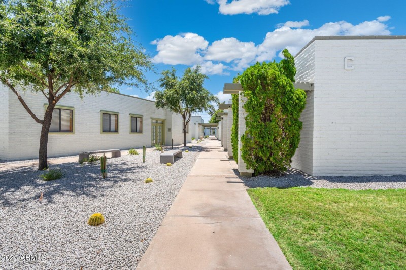 75-web-or-mls-QVB00596-HDR-Edit