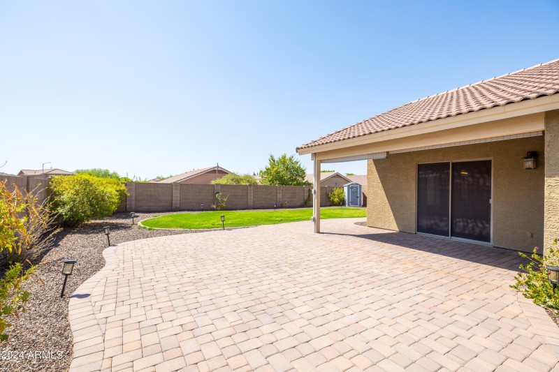 7D3A04Huge Patio for entertaining21