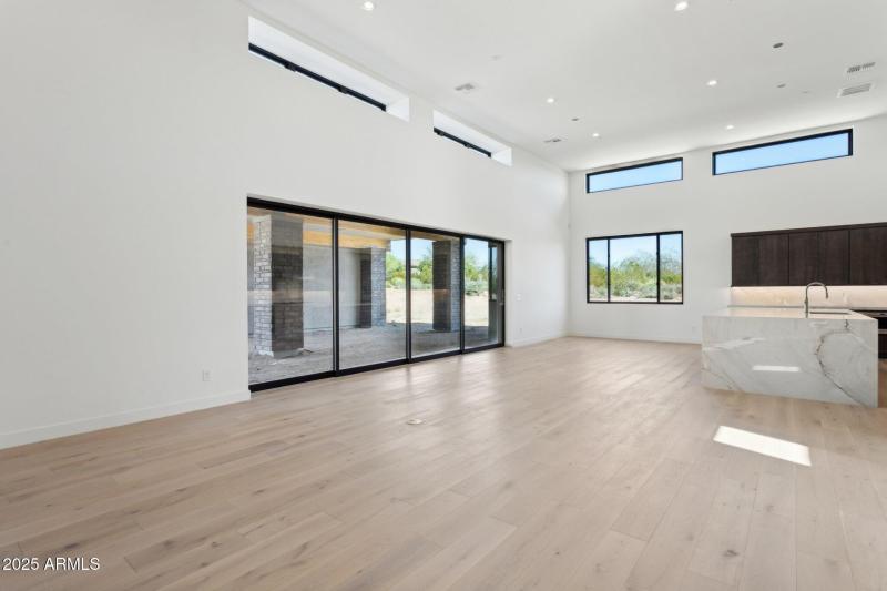 7-web-or-mls-35097-n-83rd-pl