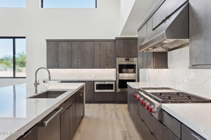 14-web-or-mls-35097-n-83rd-pl