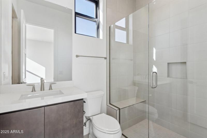 43-web-or-mls-35097-n-83rd-pl