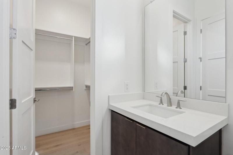 44-web-or-mls-35097-n-83rd-pl