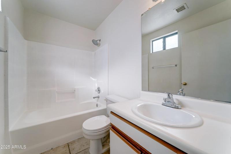 2147 E Robin Lane-19