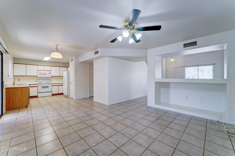 2147 E Robin Lane-10