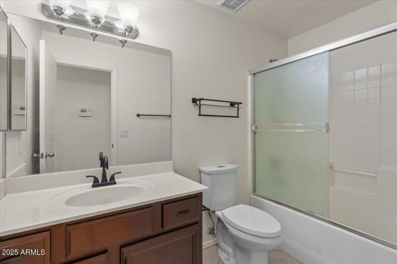 20-Full bathroom