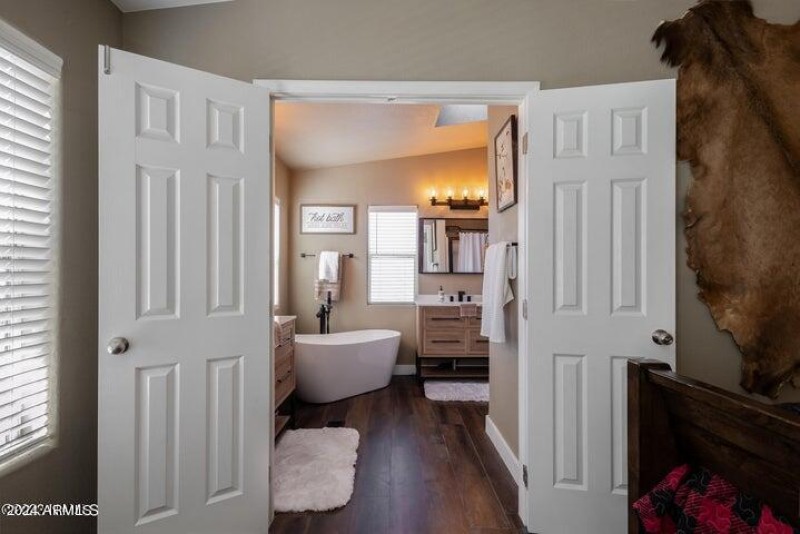 entrance to primary bath