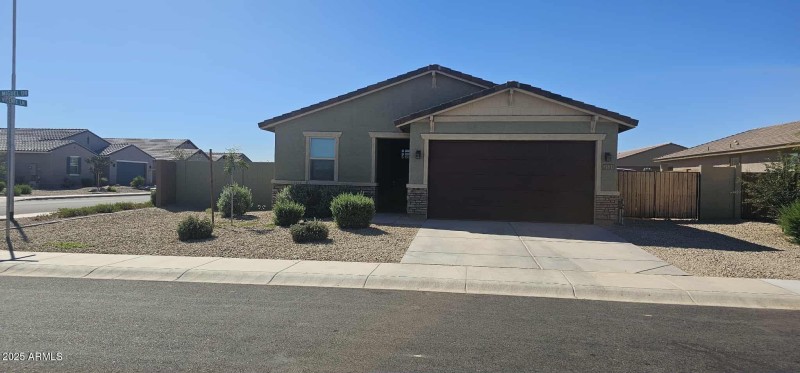 2531 E San Miguel Dr