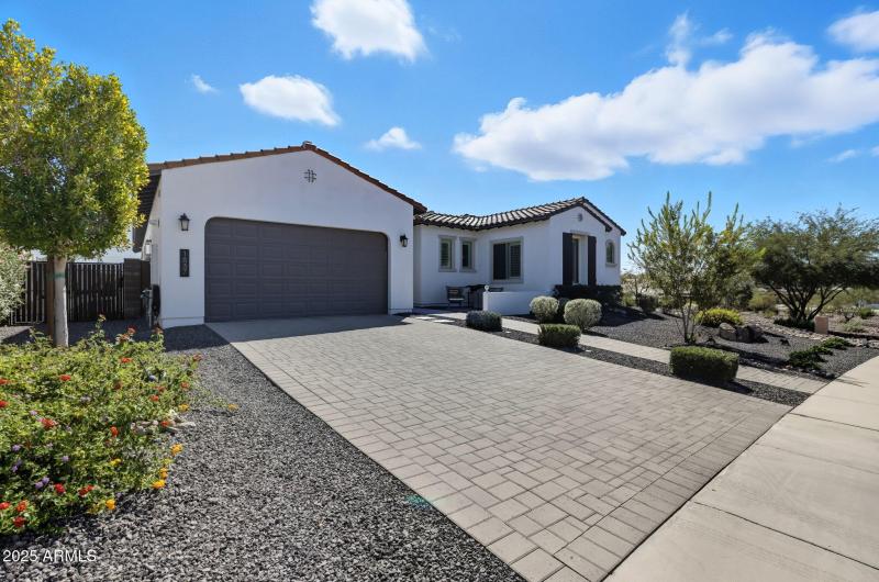 1-web-or-mls-1837 E Villa Linda Dr Phoen